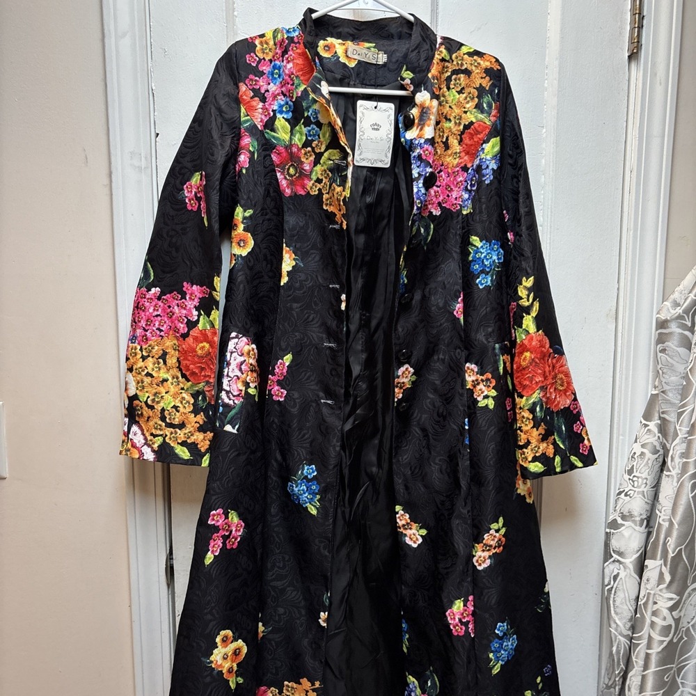 Daiyisi Black And Floral Button-Down Lined Kimono Coat Women's Size Small US